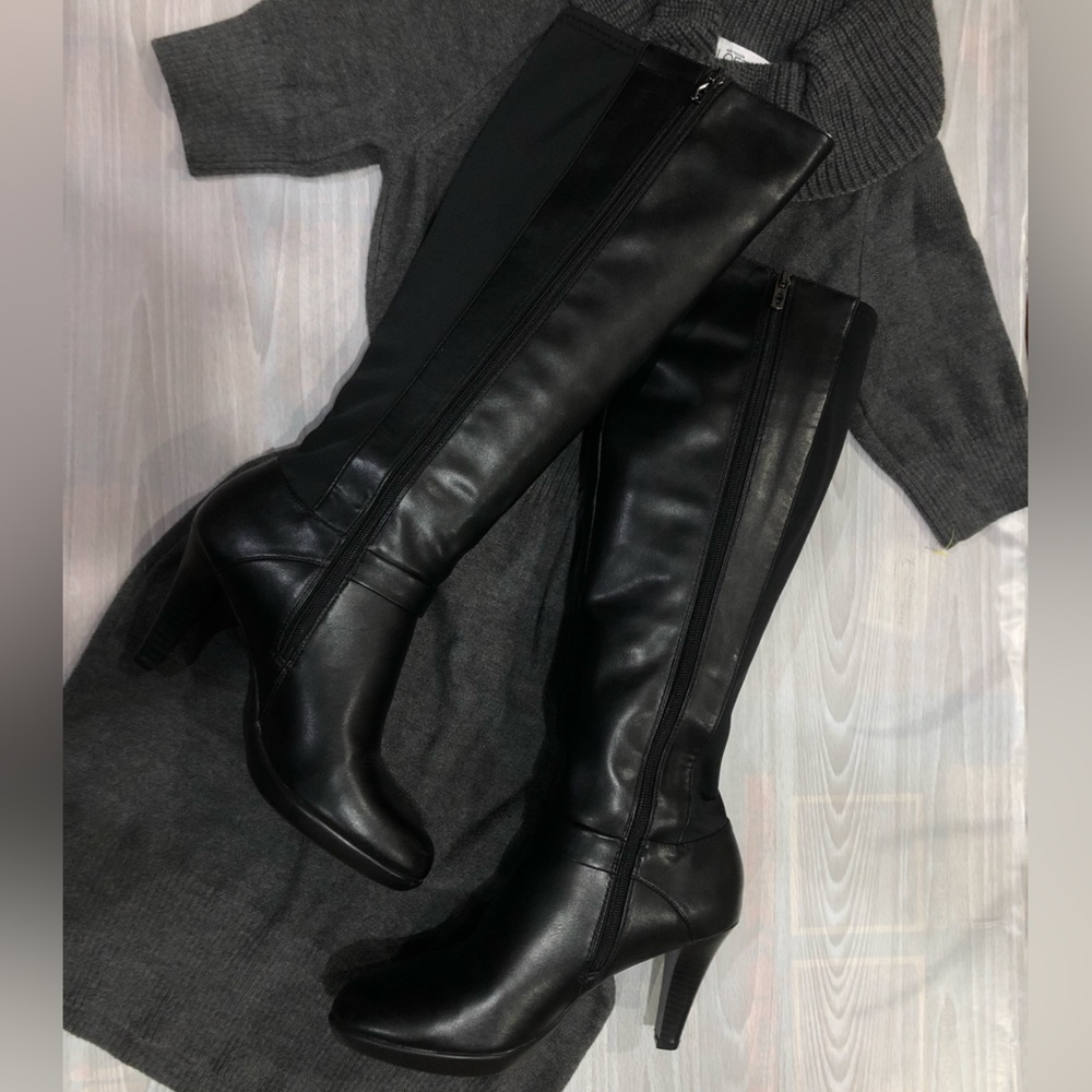 NWT heeled boots